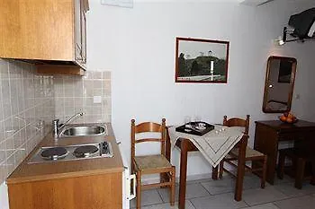瓦西利科斯公寓式酒店 Naxos City